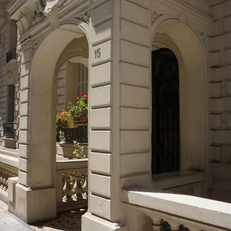 Adorable In Downtown Apartment