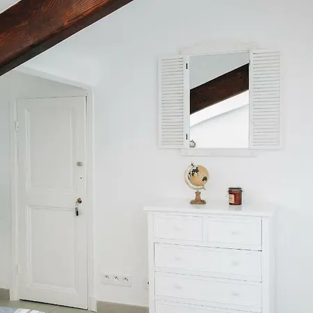 Adorable In Downtown Appartement