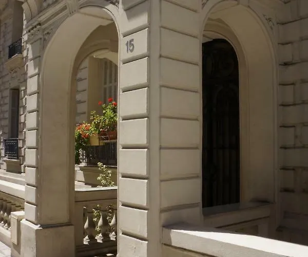 Adorable In Downtown Appartement